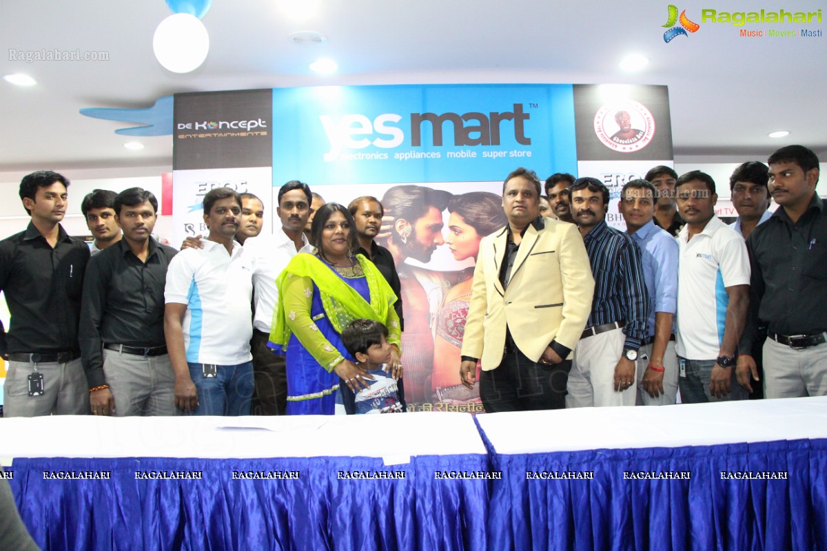 Ram-Leela Promotion at Yes Mart, Hyderabad