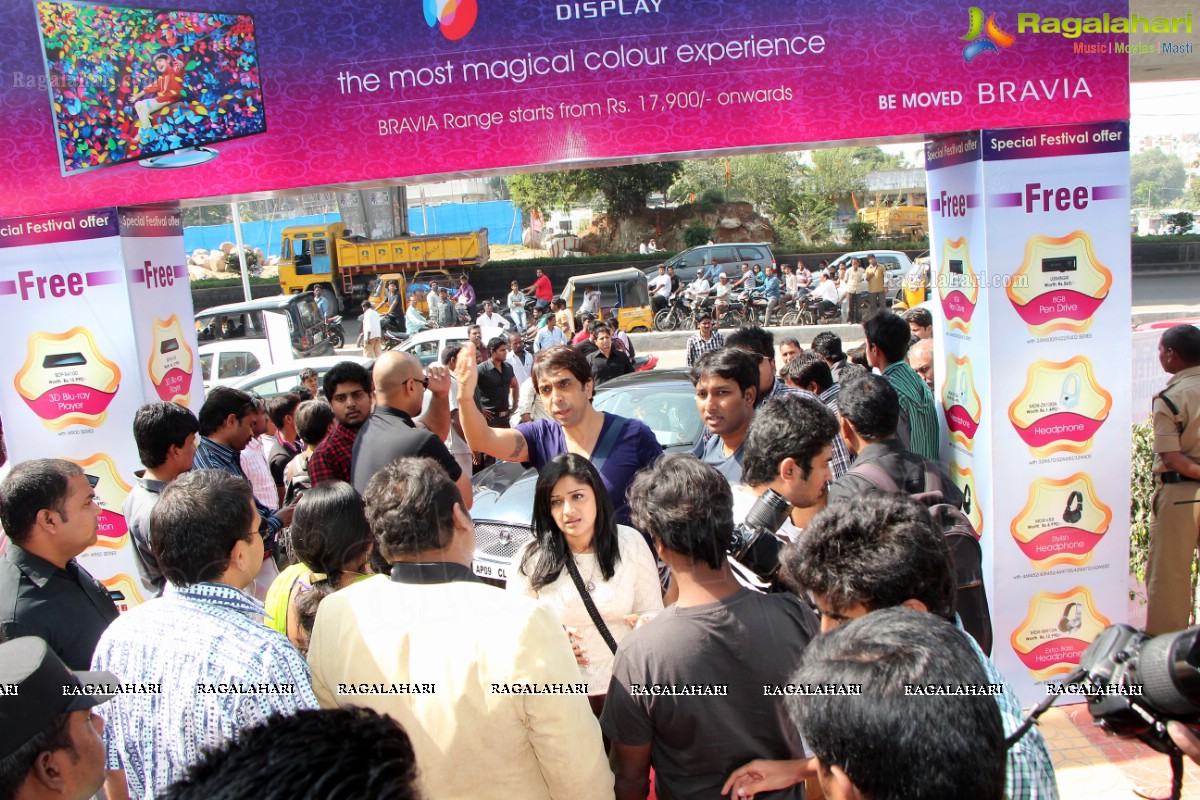Ram-Leela Promotion at Yes Mart, Hyderabad