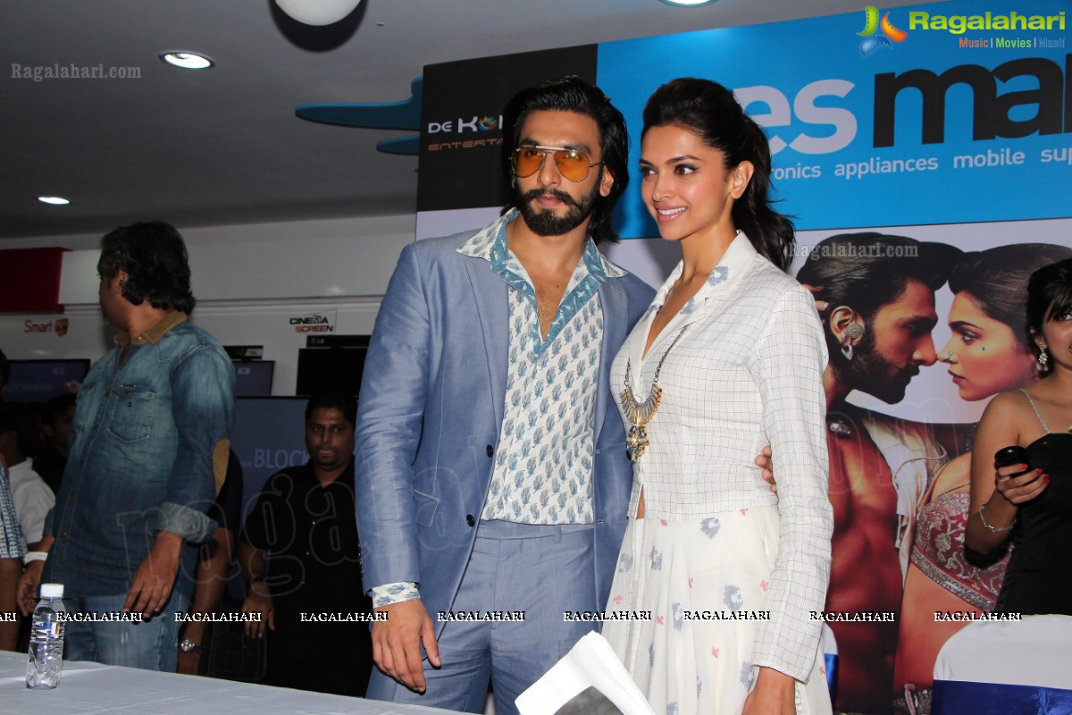 Ram-Leela Promotion at Yes Mart, Hyderabad