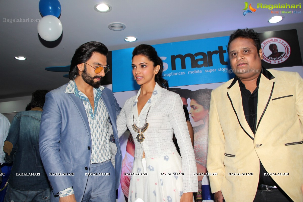 Ram-Leela Promotion at Yes Mart, Hyderabad