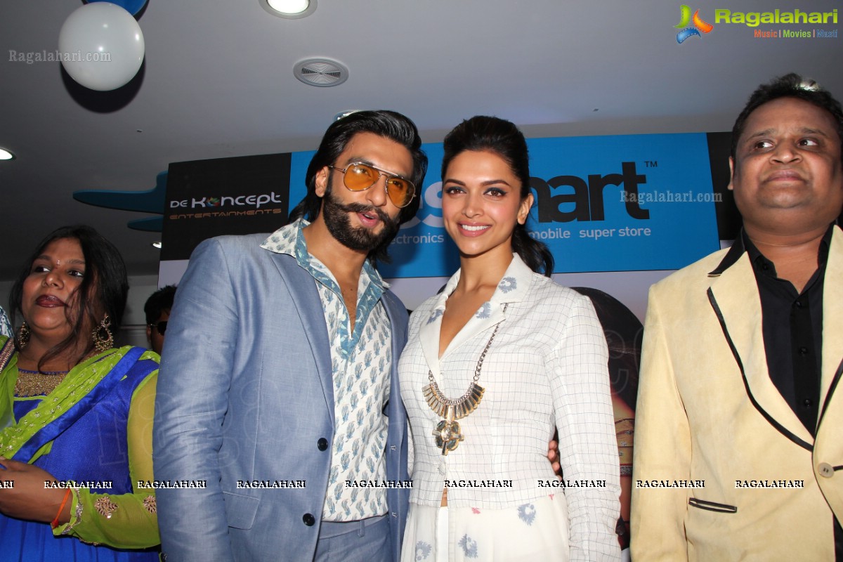 Ram-Leela Promotion at Yes Mart, Hyderabad