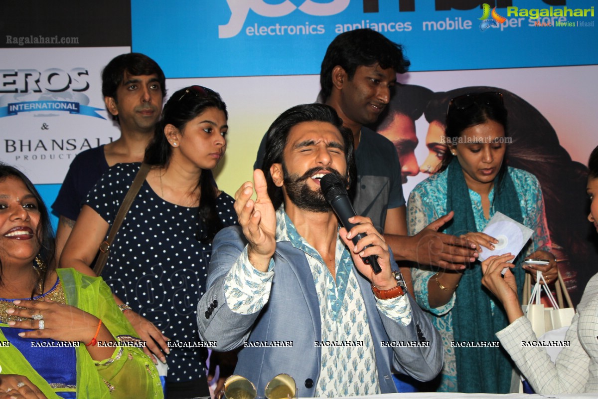 Ram-Leela Promotion at Yes Mart, Hyderabad