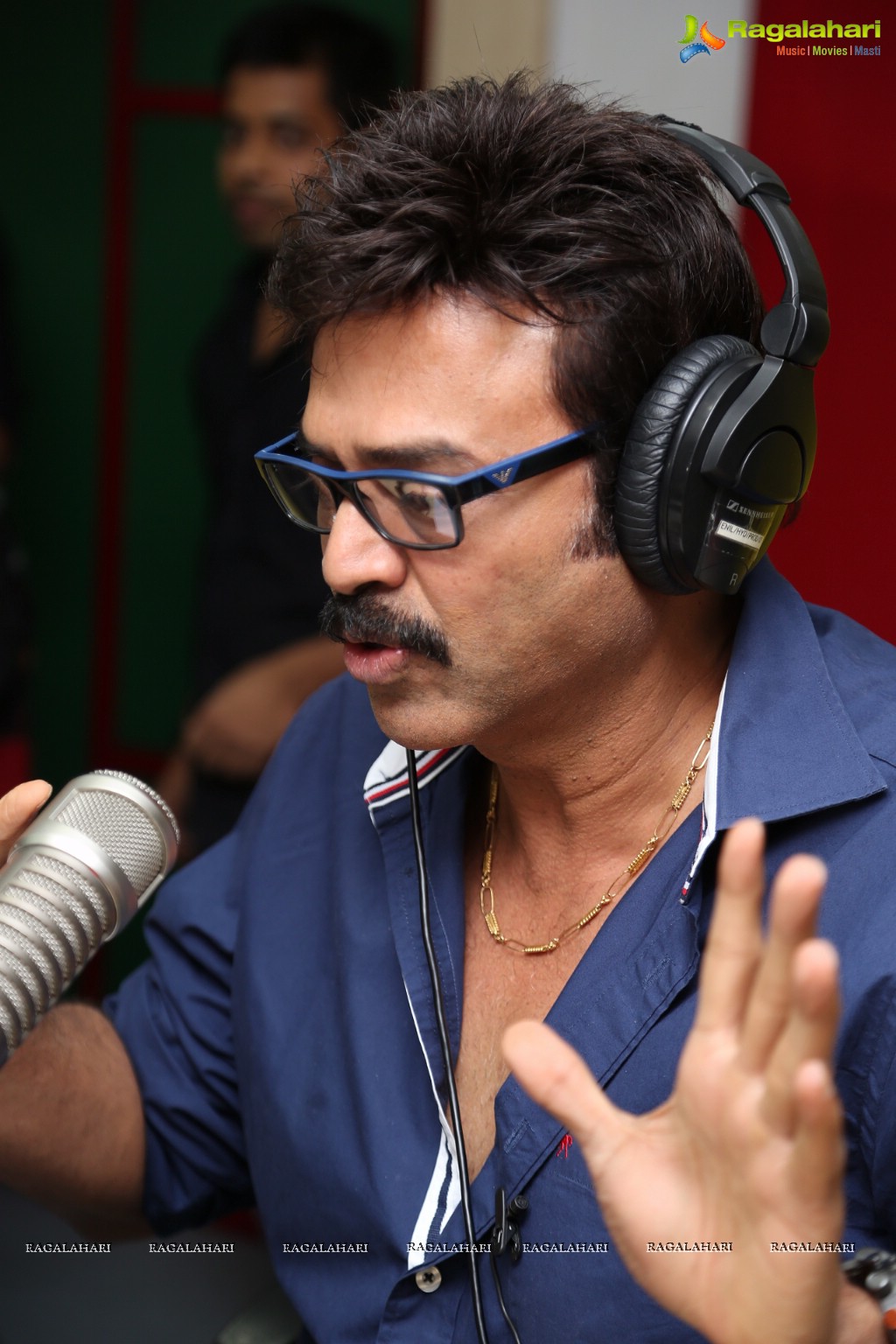 Venkatesh at Radio Mirchi