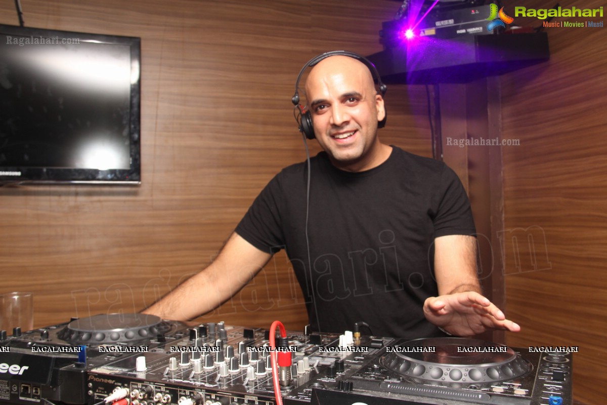 DJ Anil Chawla Live At Movida, Hyderabad