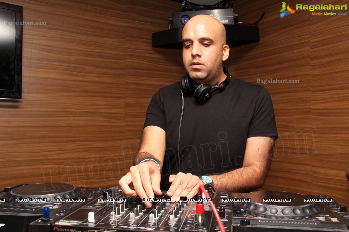 DJ Anil Chawla Live At Movida, Hyderabad