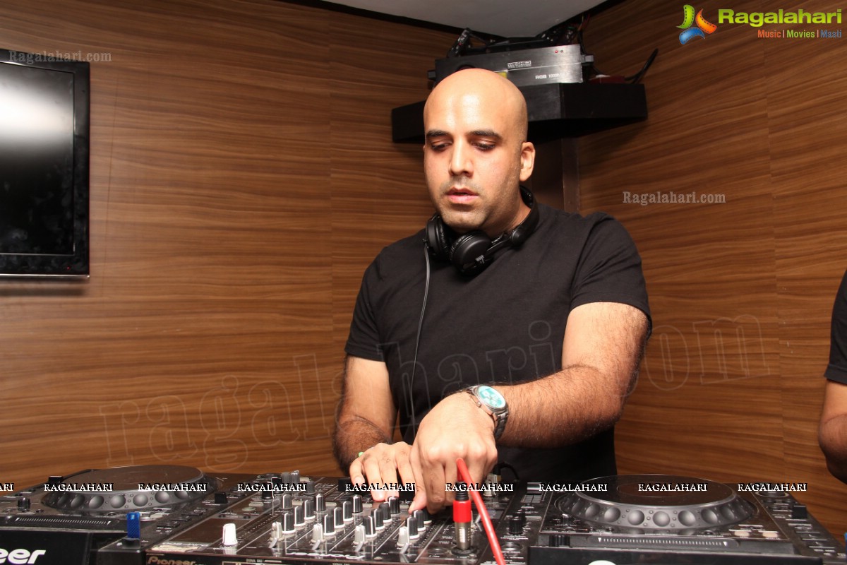 DJ Anil Chawla Live At Movida, Hyderabad