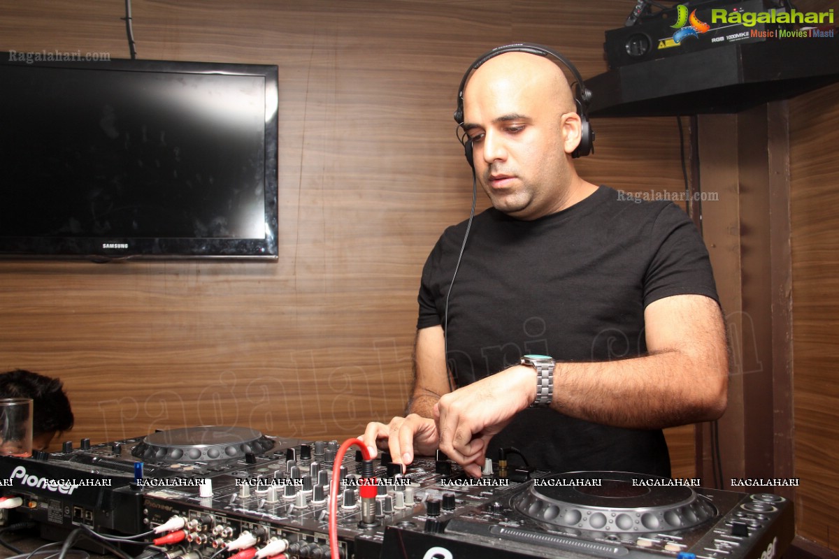 DJ Anil Chawla Live At Movida, Hyderabad