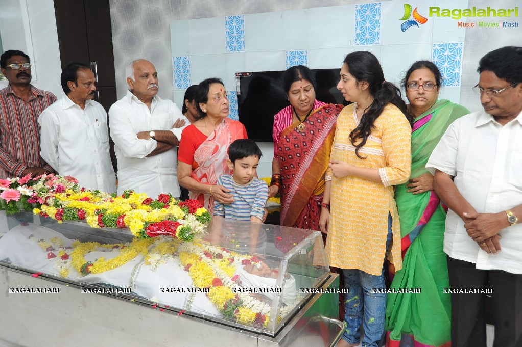 Celebs Pay Homage to Jamuna's Husband Juluri Ramana Rao