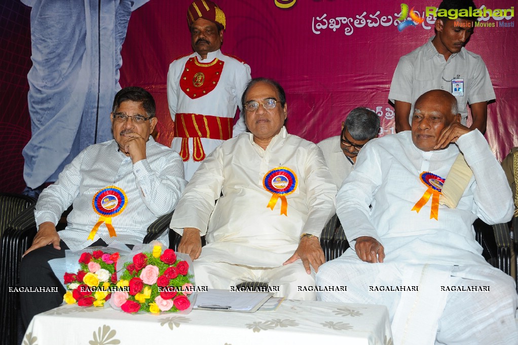 Presentation of KV Reddy Award to Director Sukumar