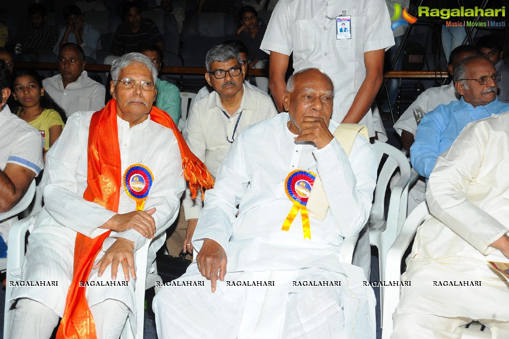 Presentation of KV Reddy Award to Director Sukumar