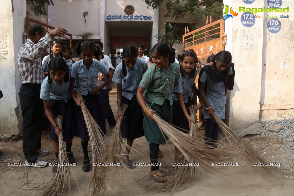 Lakshmi Manchu participated in Swachh Bharat Event