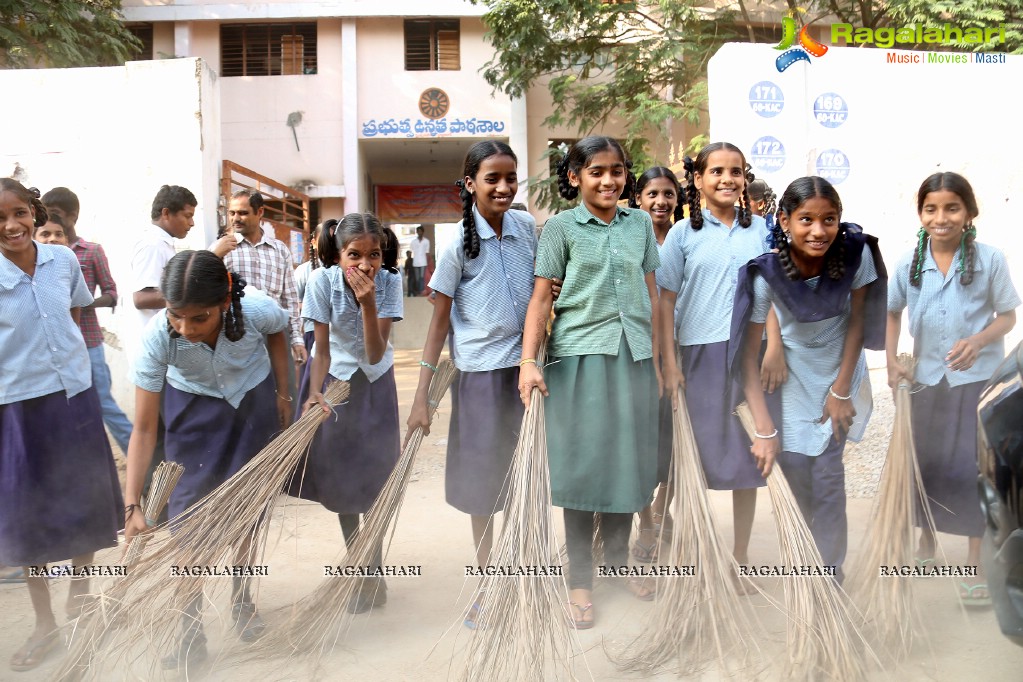 Lakshmi Manchu participated in Swachh Bharat Event