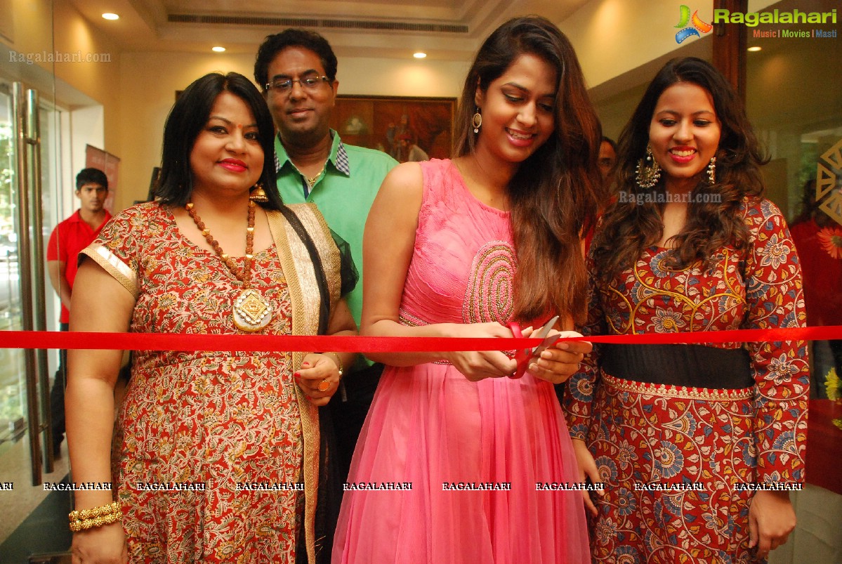 Akritti Elite Exhibition launched by Pooja Kiran