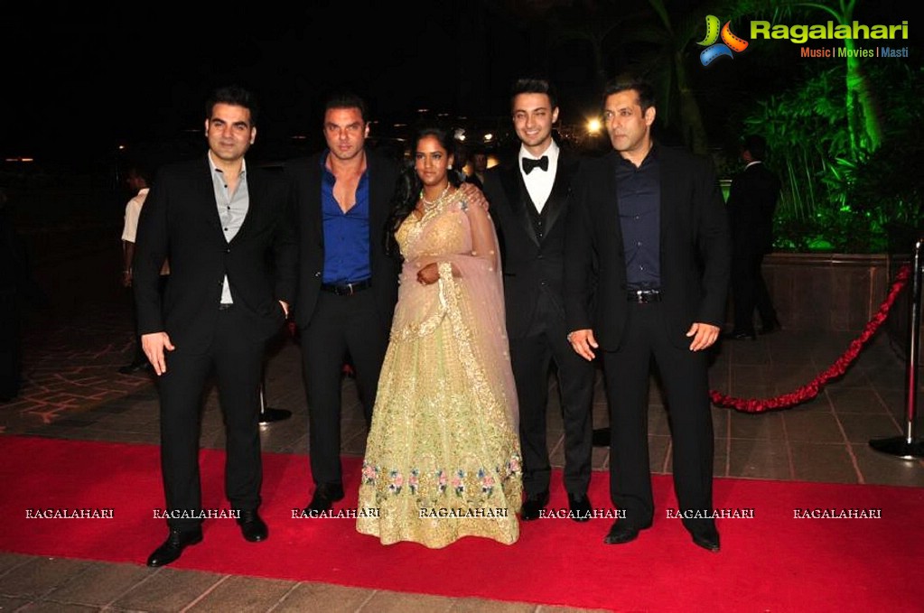 Celebs at Arpita Khan-Aayush Sharma Wedding Reception