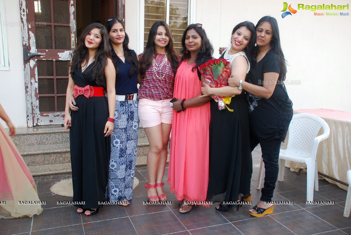 Arun Solanki Birthday Bash 2014 at Devda Farmhouse