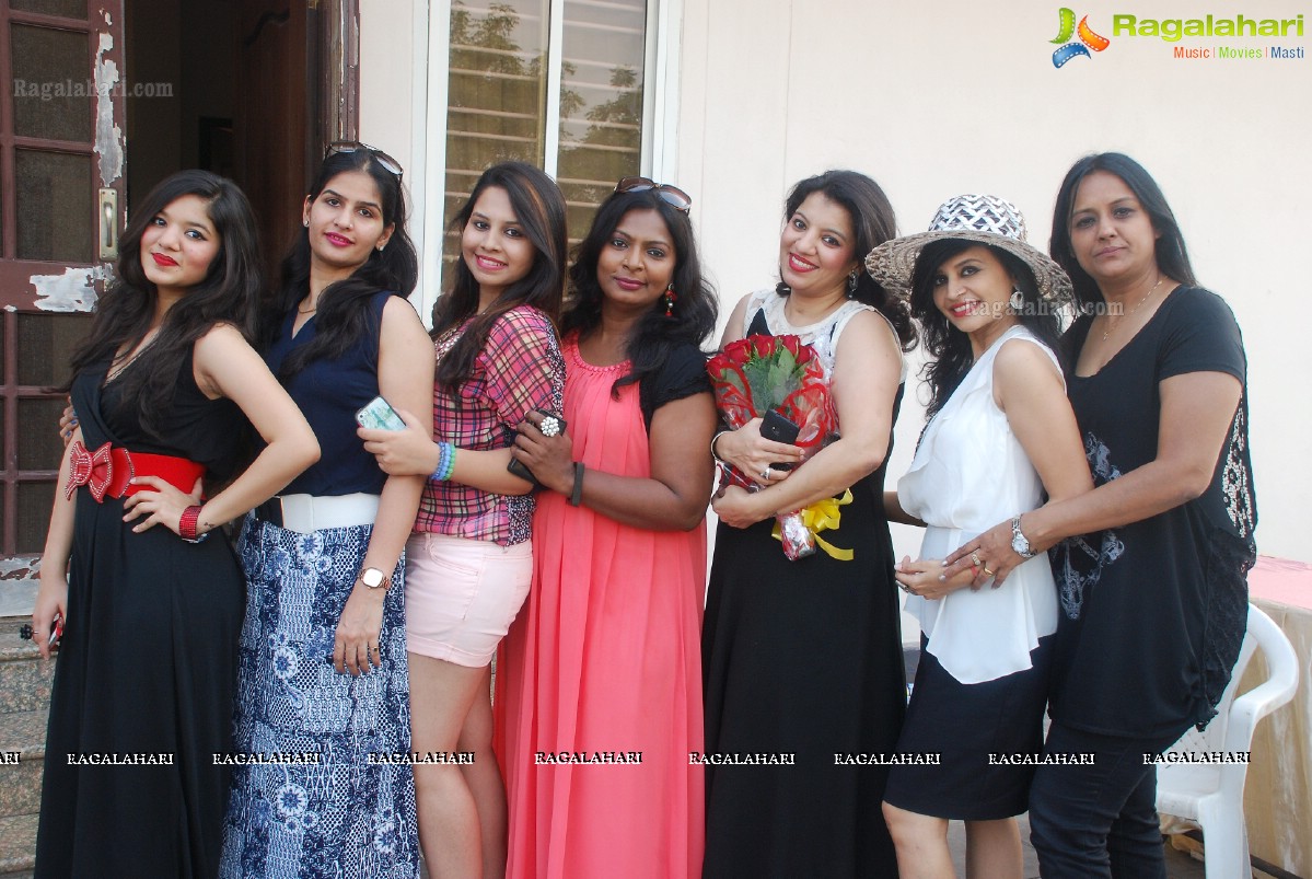 Arun Solanki Birthday Bash 2014 at Devda Farmhouse