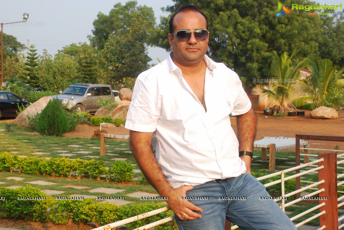 Arun Solanki Birthday Bash 2014 at Devda Farmhouse