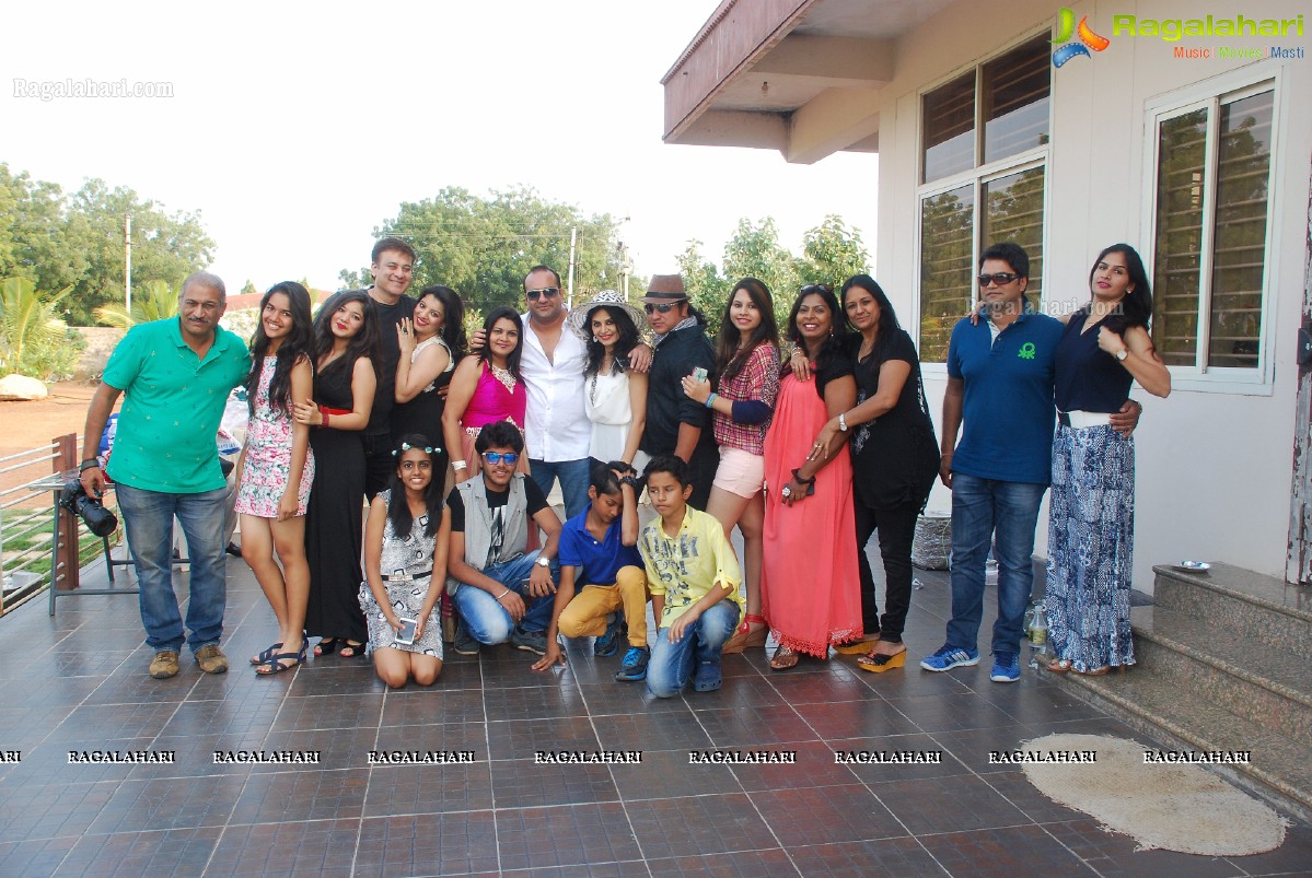 Arun Solanki Birthday Bash 2014 at Devda Farmhouse