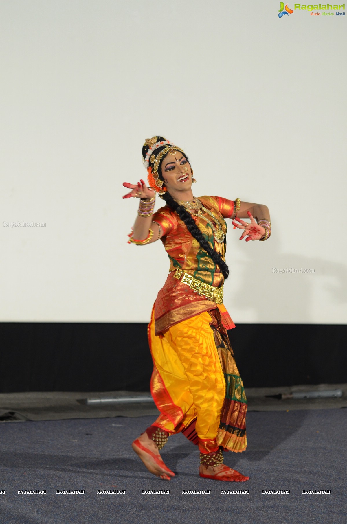 A Thanksgiving Dance Show by Haleem Khan