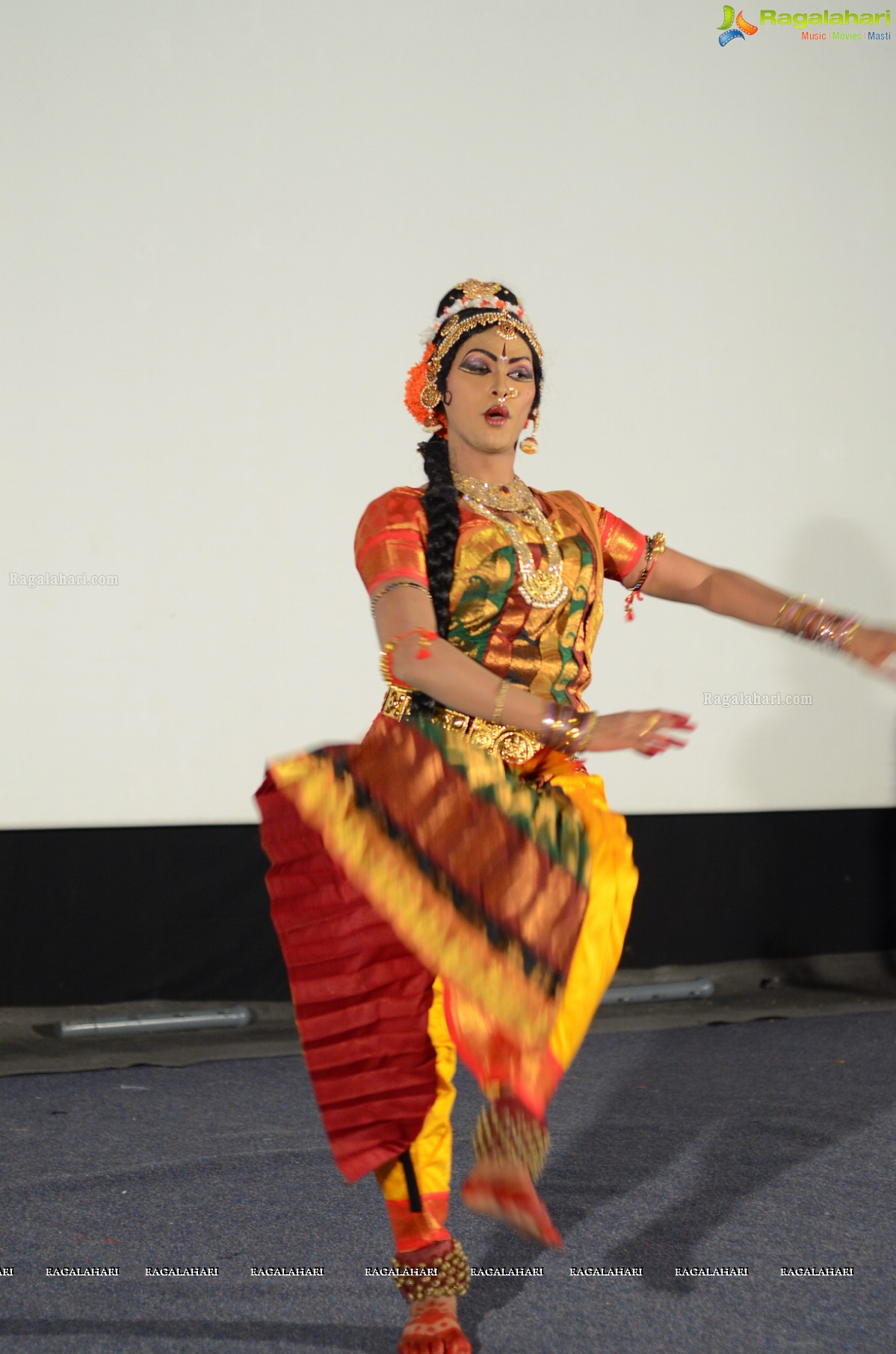 A Thanksgiving Dance Show by Haleem Khan