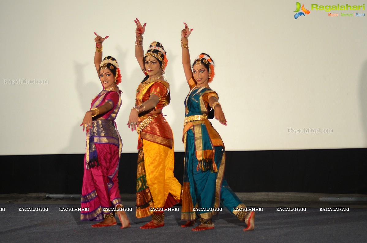 A Thanksgiving Dance Show by Haleem Khan