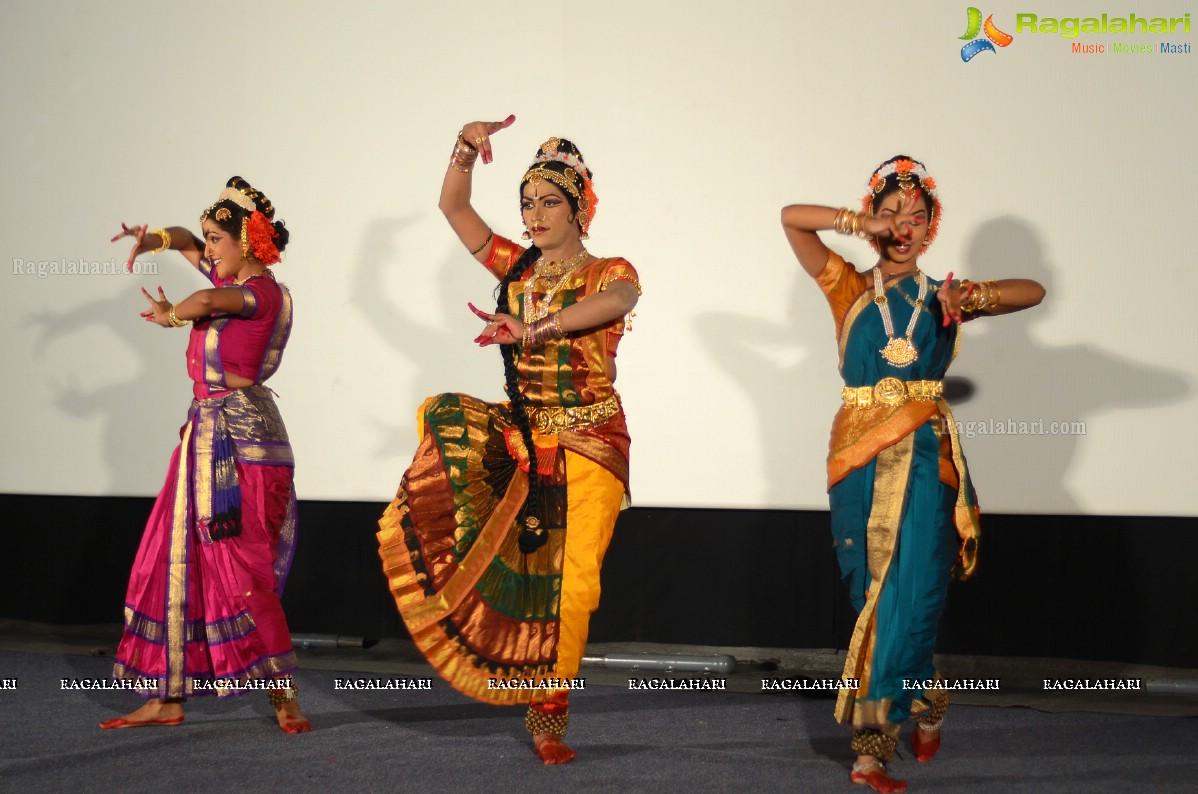 A Thanksgiving Dance Show by Haleem Khan