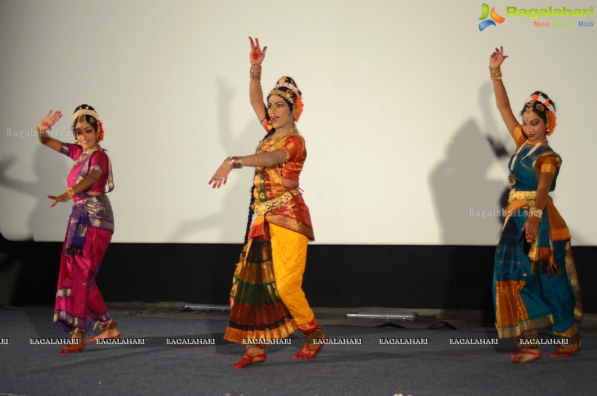 A Thanksgiving Dance Show by Haleem Khan