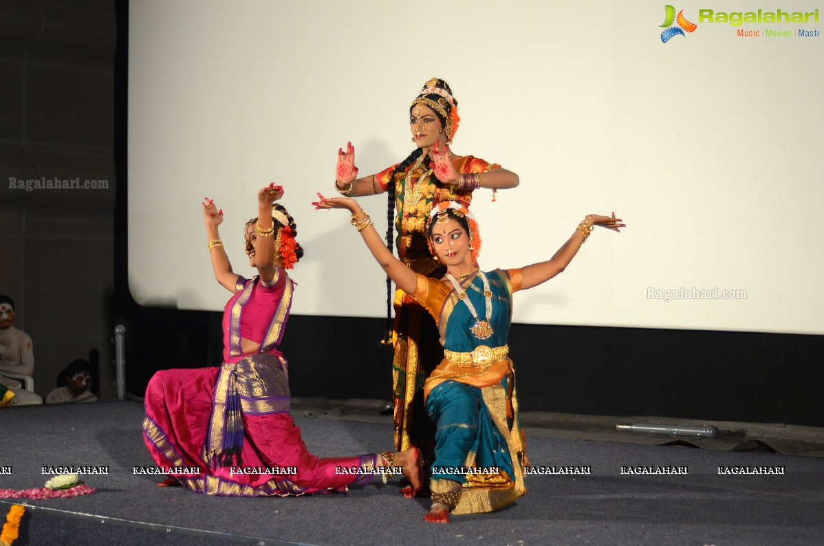 A Thanksgiving Dance Show by Haleem Khan