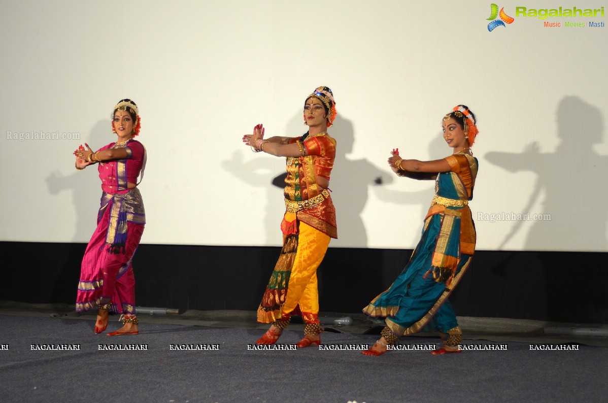 A Thanksgiving Dance Show by Haleem Khan