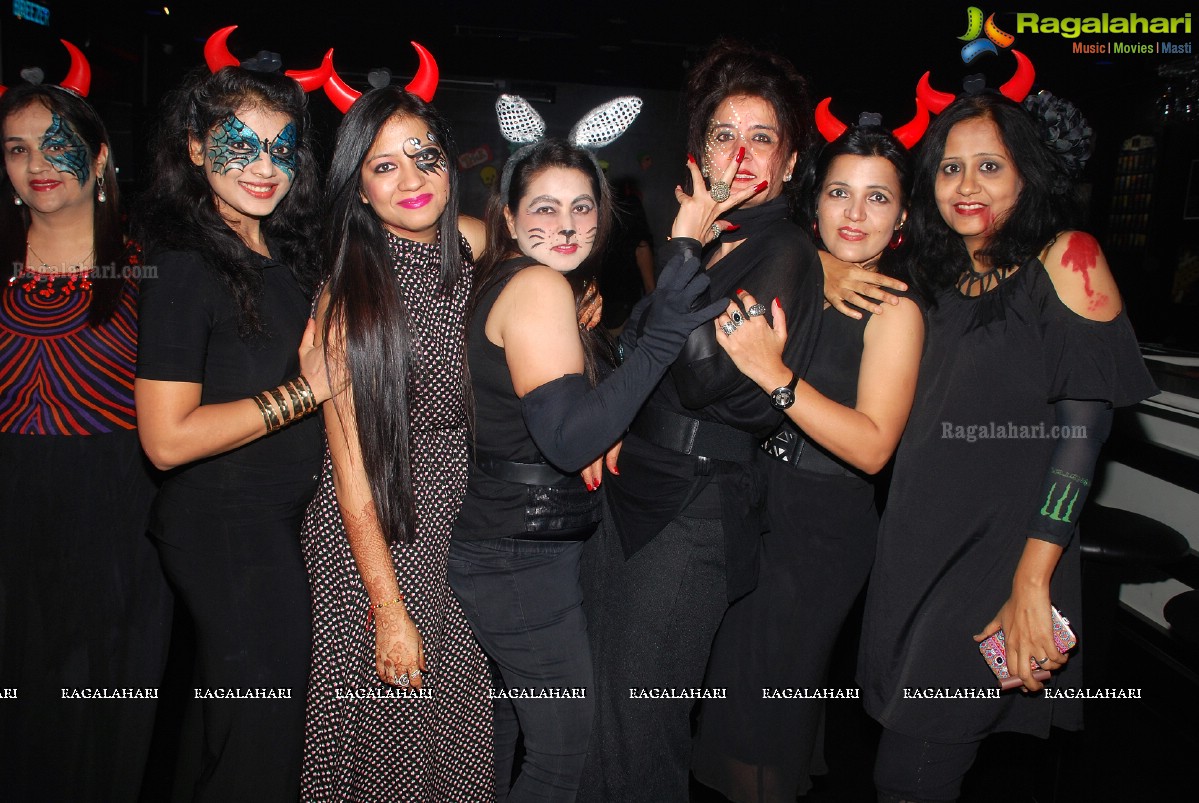 Halloween Charmers Style Hosted by Paavani & Richil at Tap Quench Bar