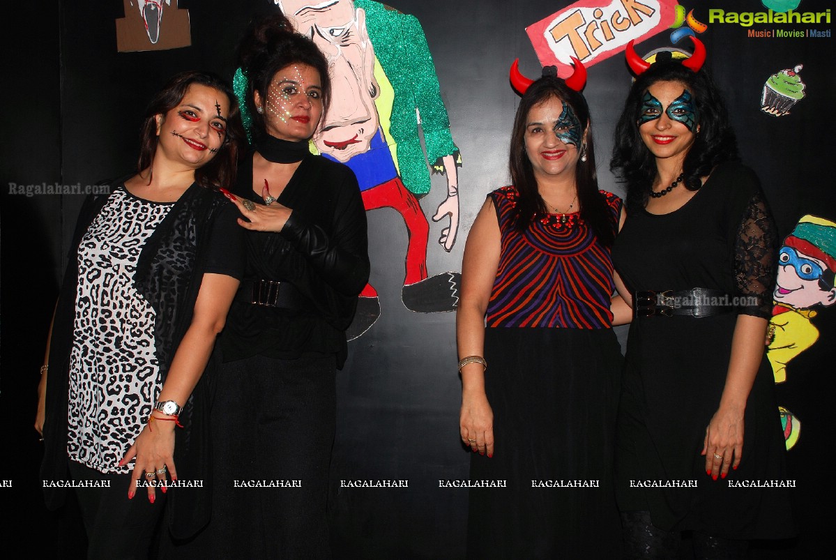 Halloween Charmers Style Hosted by Paavani & Richil at Tap Quench Bar