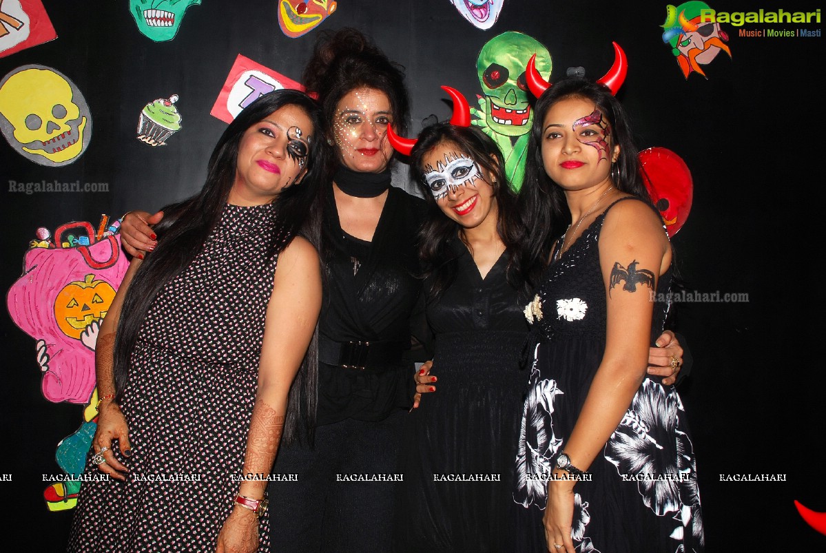 Halloween Charmers Style Hosted by Paavani & Richil at Tap Quench Bar