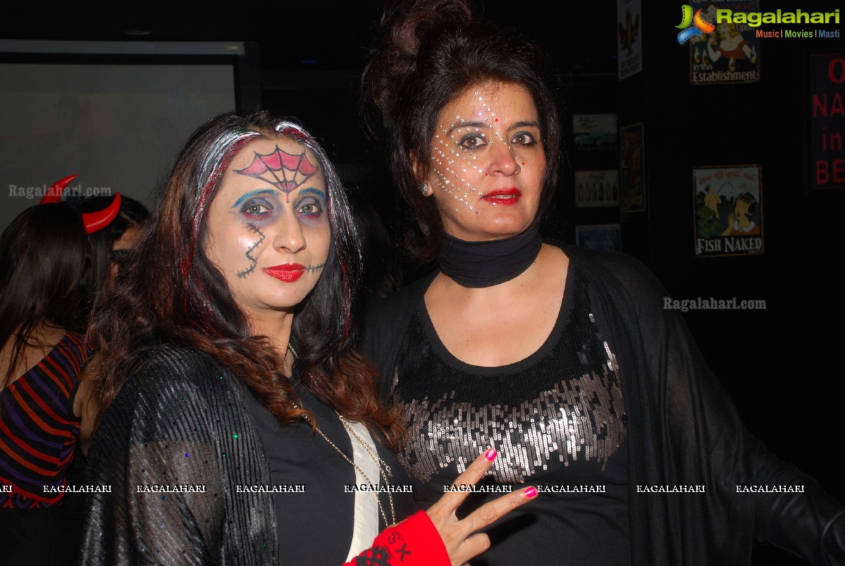 Halloween Charmers Style Hosted by Paavani & Richil at Tap Quench Bar