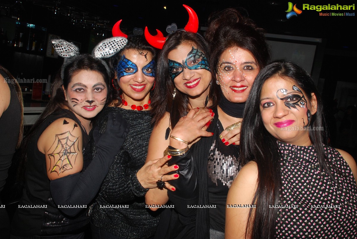 Halloween Charmers Style Hosted by Paavani & Richil at Tap Quench Bar