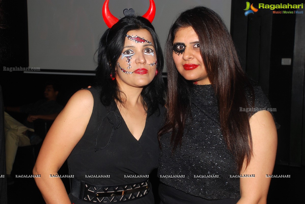 Halloween Charmers Style Hosted by Paavani & Richil at Tap Quench Bar