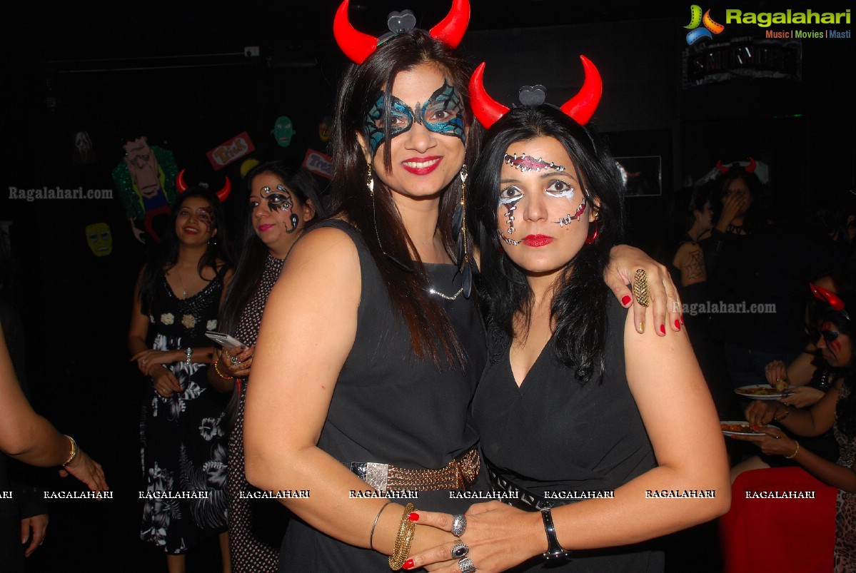 Halloween Charmers Style Hosted by Paavani & Richil at Tap Quench Bar