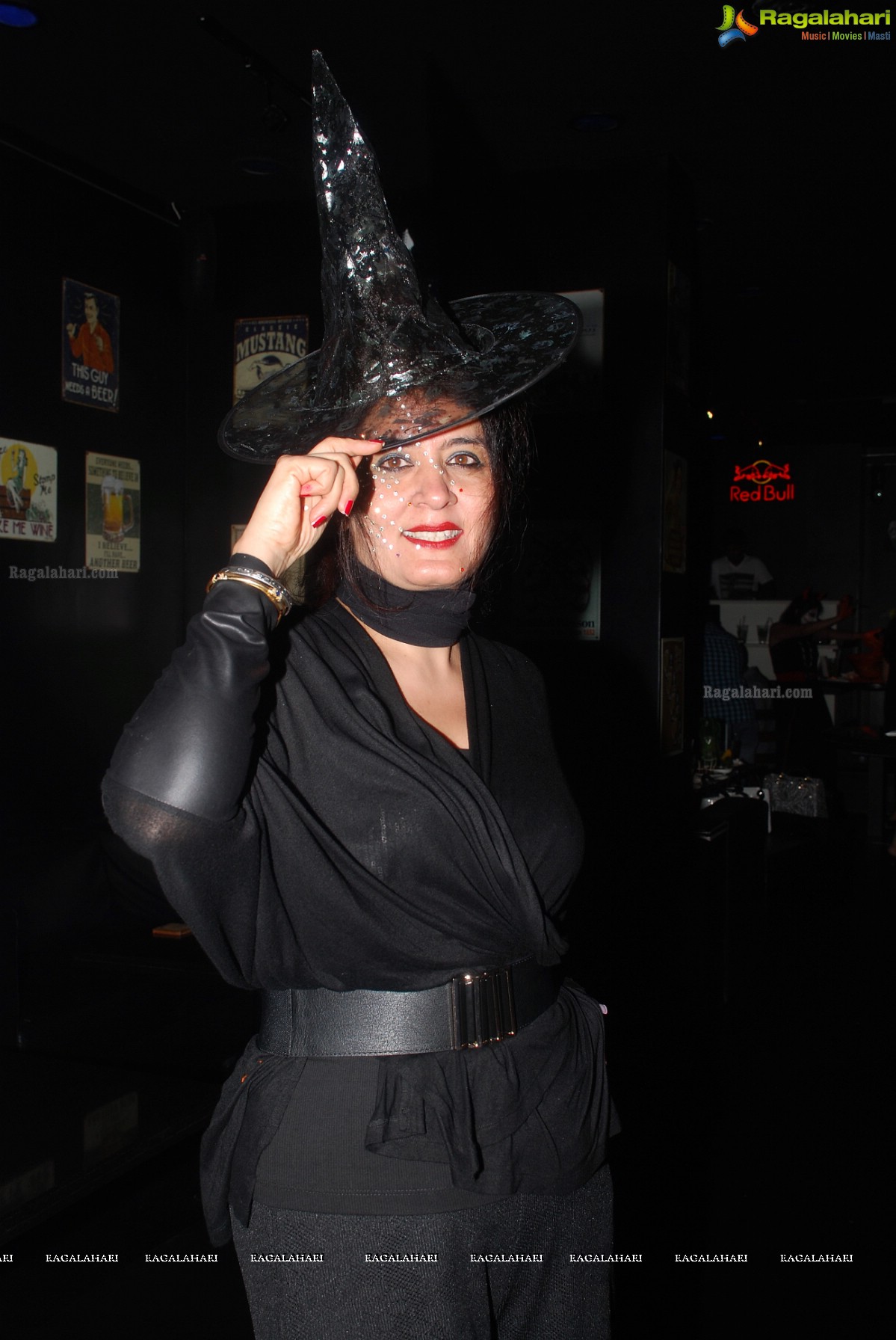 Halloween Charmers Style Hosted by Paavani & Richil at Tap Quench Bar