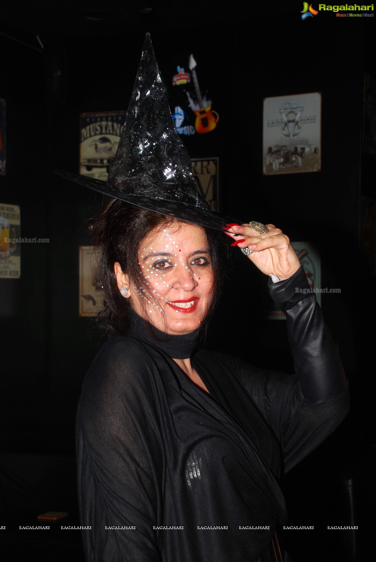 Halloween Charmers Style Hosted by Paavani & Richil at Tap Quench Bar