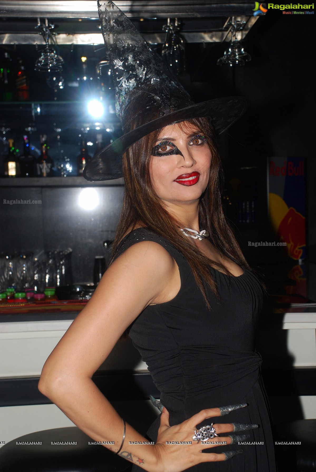 Halloween Charmers Style Hosted by Paavani & Richil at Tap Quench Bar