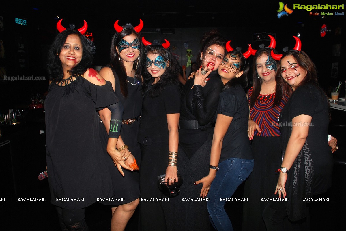 Halloween Charmers Style Hosted by Paavani & Richil at Tap Quench Bar