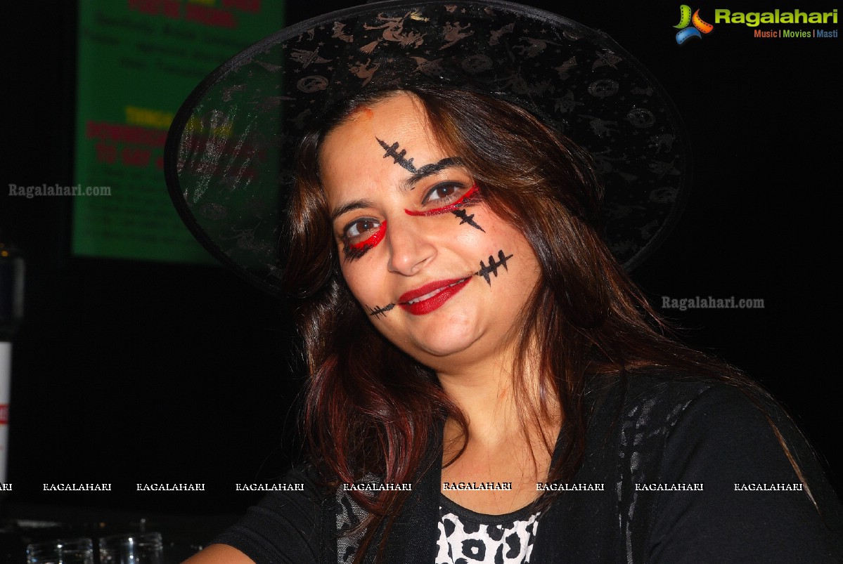 Halloween Charmers Style Hosted by Paavani & Richil at Tap Quench Bar