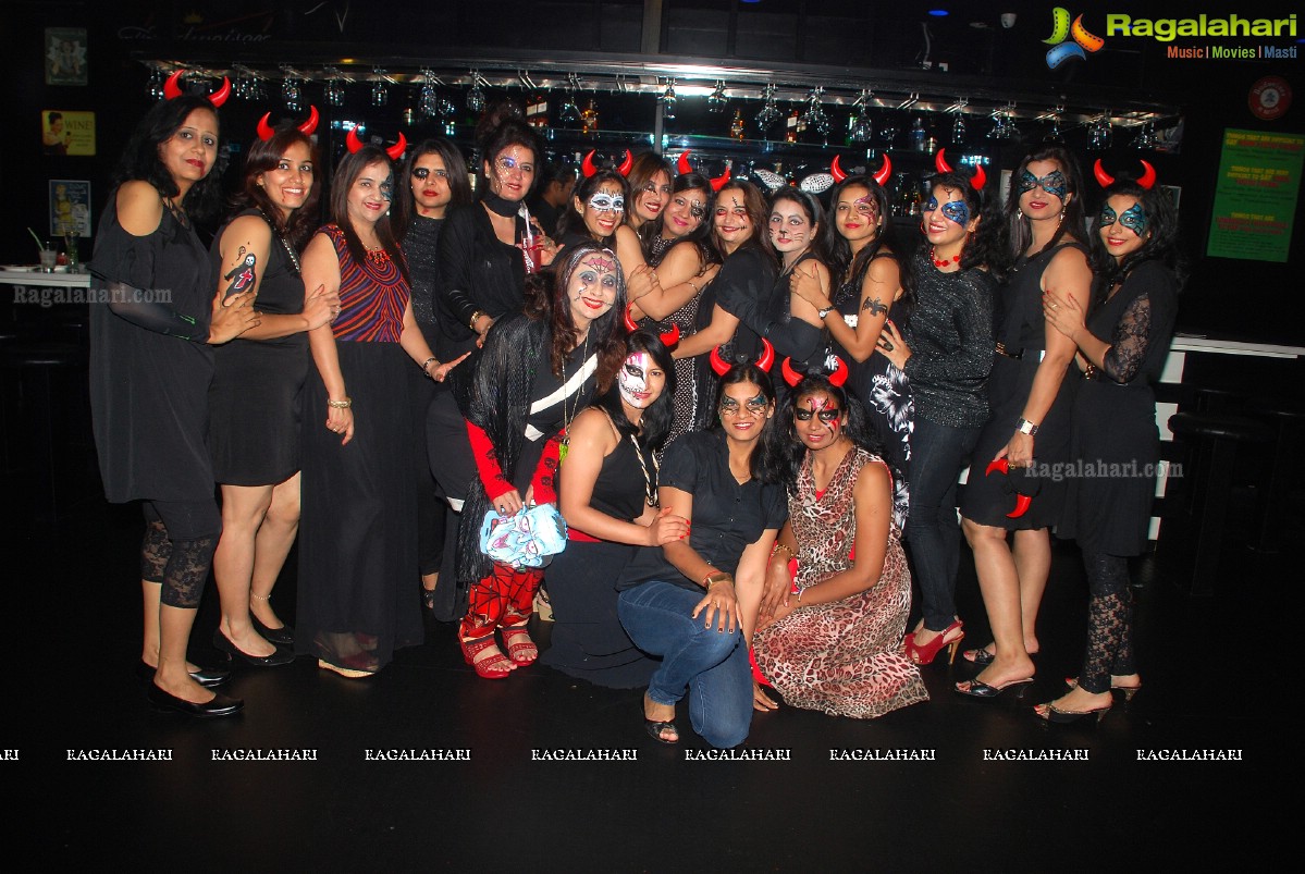 Halloween Charmers Style Hosted by Paavani & Richil at Tap Quench Bar