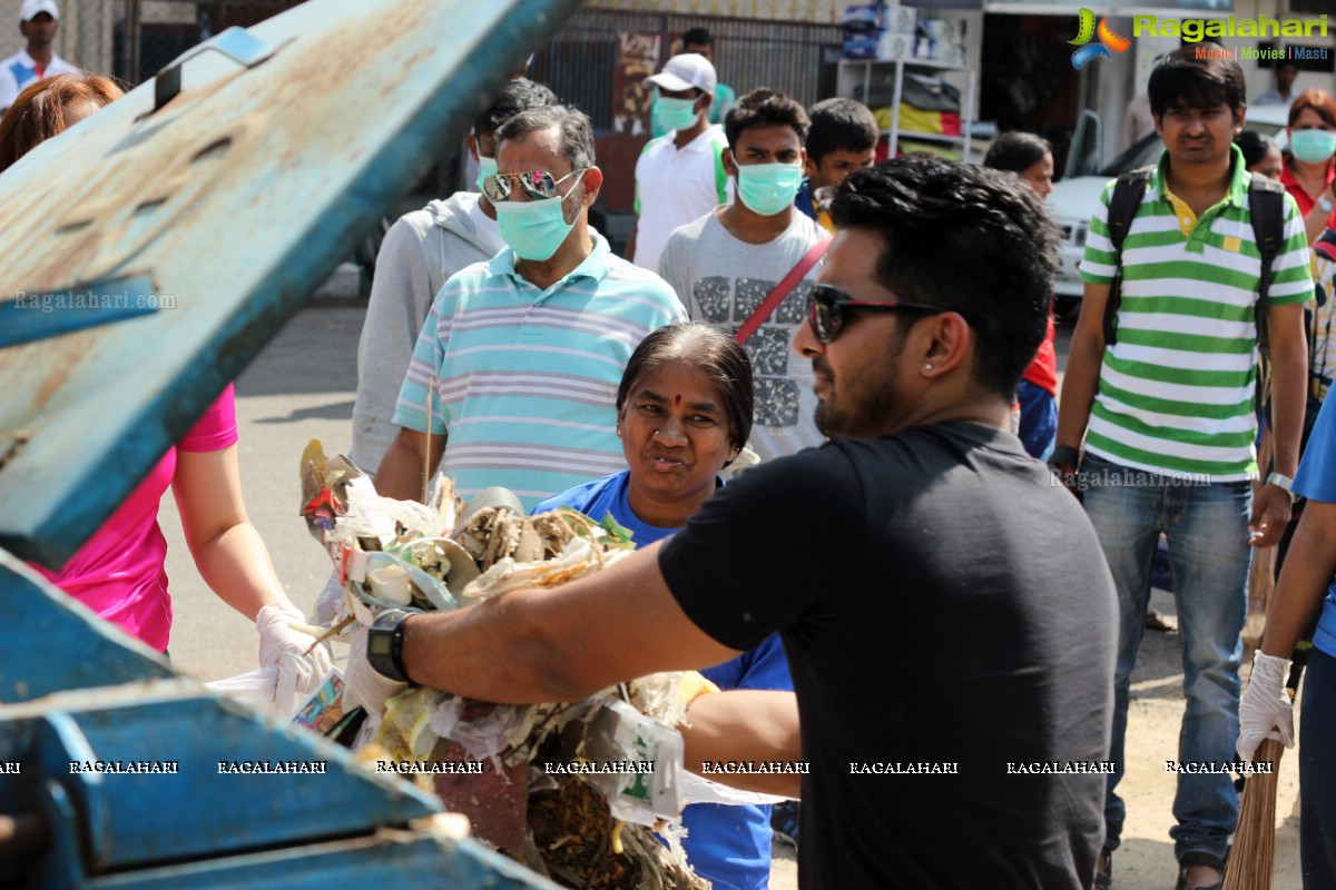 Jwala Gutta and Harshvardhan Rane joins 'Swachh Bharat'