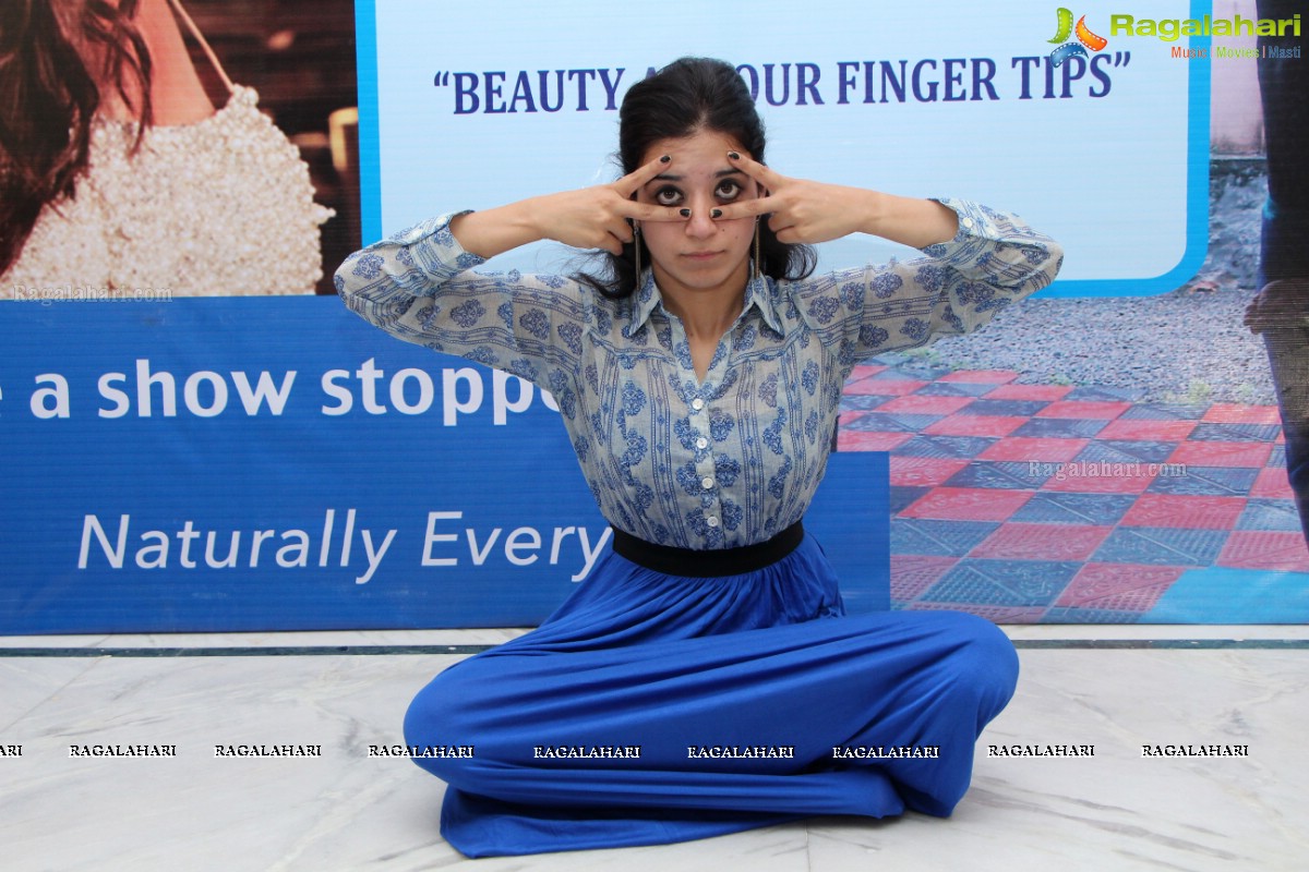 Mansi Gulati annouces yoga training centers all over India