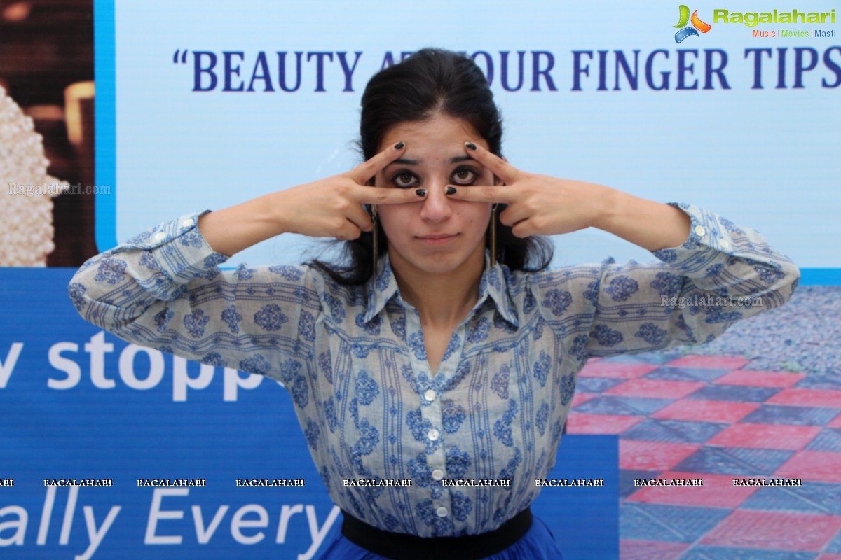 Mansi Gulati annouces yoga training centers all over India