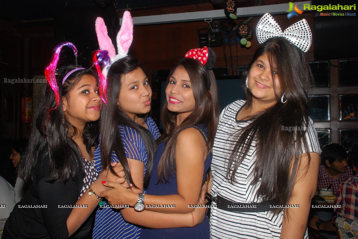 Meenal Agarwal Birthday Bash 2014 at 10D