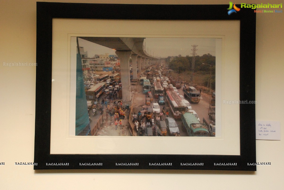 Metro Chronicles thru the Lenz at Muse Art Gallery, Hyderabad (Nov. 2, 2014)