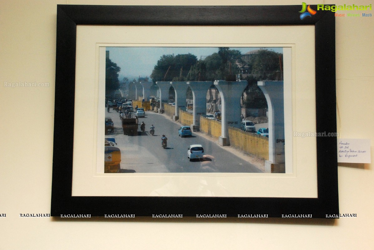 Metro Chronicles thru the Lenz at Muse Art Gallery, Hyderabad (Nov. 2, 2014)