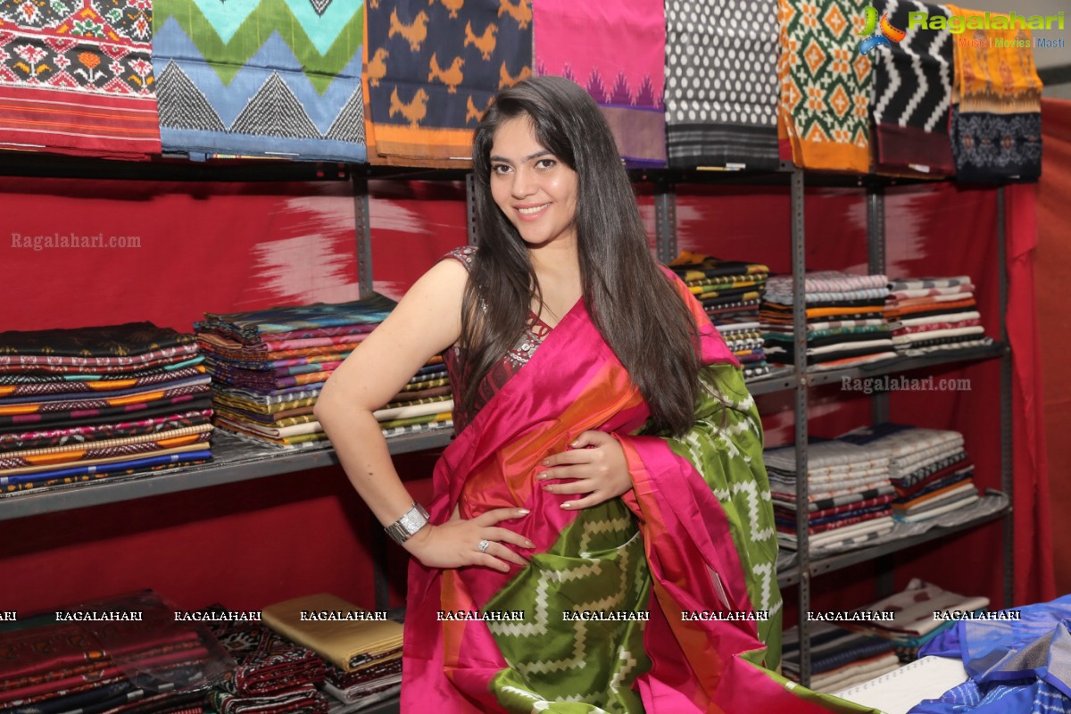 Actress Sherin Shringar Inaugurates Pochampally IKAT Art Mela at Bangalore