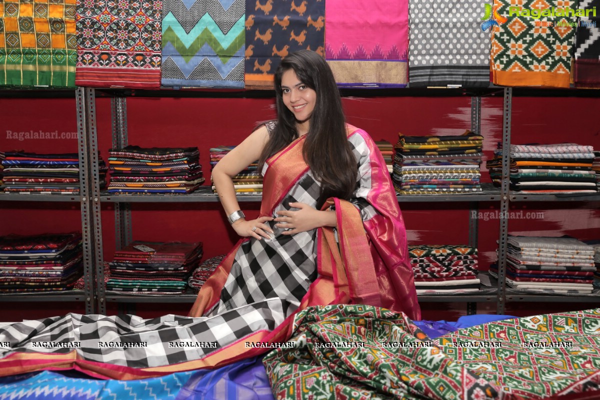 Actress Sherin Shringar Inaugurates Pochampally IKAT Art Mela at Bangalore